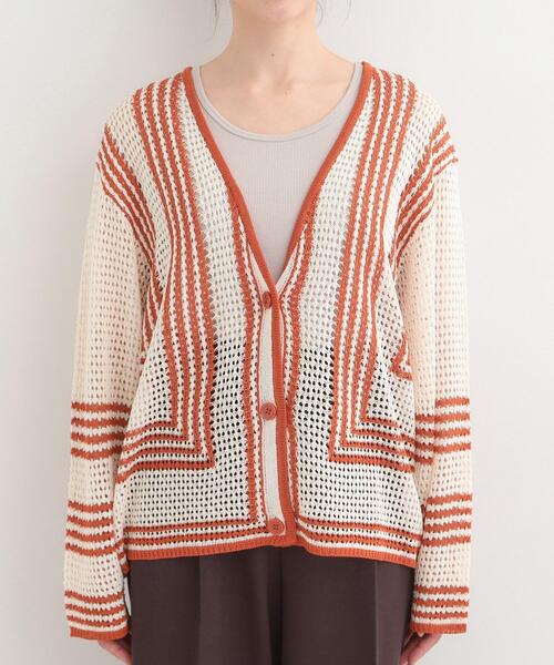 SHOO・LA・RUE（シューラルー）の「大人カジュアルなコーデに 配色クロシェ編み風カーディガン（カーディガン/ボレロ・レディース・オレンジ系その他5/アイボリー系4/ブラック系4・01/03/02/04）」の4枚目の写真