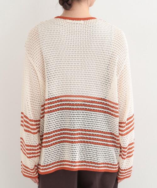 SHOO・LA・RUE（シューラルー）の「大人カジュアルなコーデに 配色クロシェ編み風カーディガン（カーディガン/ボレロ・レディース・オレンジ系その他5/アイボリー系4/ブラック系4・01/03/02/04）」の6枚目の写真