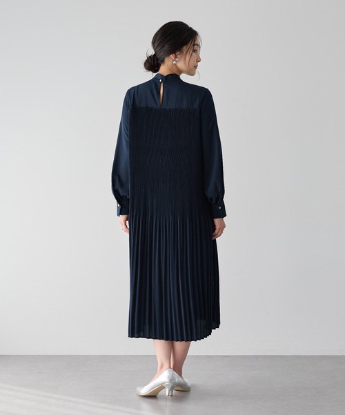 YECCA VECCA（イェッカヴェッカ）の「マルチwayプリーツワンピース（ワンピース・レディース・ネイビー・M）」の22枚目の写真