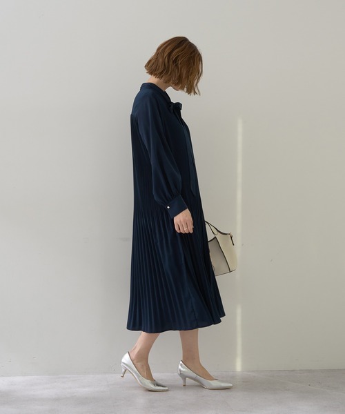 YECCA VECCA（イェッカヴェッカ）の「マルチwayプリーツワンピース（ワンピース・レディース・ネイビー・M）」の7枚目の写真