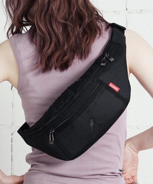 KANGOL(カンゴール)の「"06"≪KANGOL≫1ポケット ブランドロゴマーク ウエストバッグ(ボディバッグ/ウエストポーチ・メンズ・ブラック×ホワイト/ブラック×グレー・ONE SIZE)」の2枚目の写真