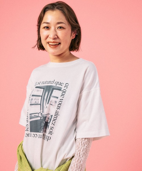 LEPSIM（レプシィム）の「袖レースレイヤード長袖T　645485（Tシャツ/カットソー・レディース・オフホワイト/チャコールグレー/ライトグレー・FREE）」の2枚目の写真