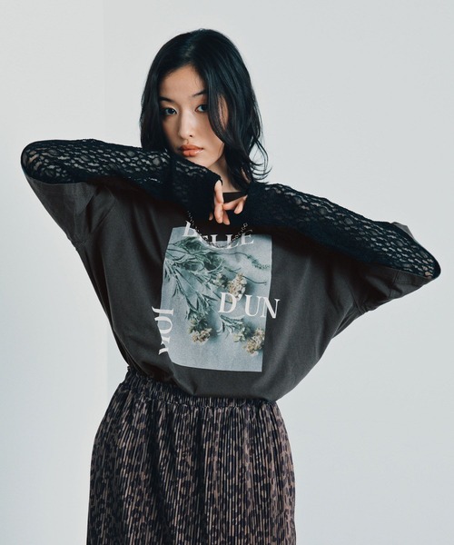 LEPSIM(レプシィム)の「袖レースレイヤード長袖T 645485(Tシャツ/カットソー・レディース・オフホワイト/チャコールグレー/ライトグレー/ベージュ/ホワイト/ブラック/グレー系その他/ブラウン/ピンク・FREE)」の5枚目の写真