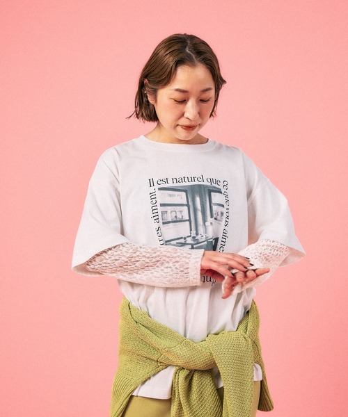 LEPSIM（レプシィム）の「袖レースレイヤード長袖T　645485（Tシャツ/カットソー・レディース・オフホワイト/チャコールグレー/ライトグレー・FREE）」の7枚目の写真