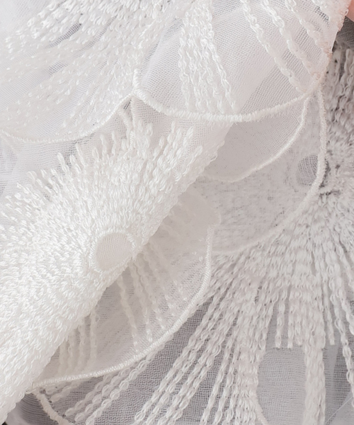 IENA LA BOUCLE（イエナラブークル）の「IENA LA BOUCLE フラワーモチーフオーガンジーキャミ（キャミソール・レディース・ホワイト・FREE）」の2枚目の写真