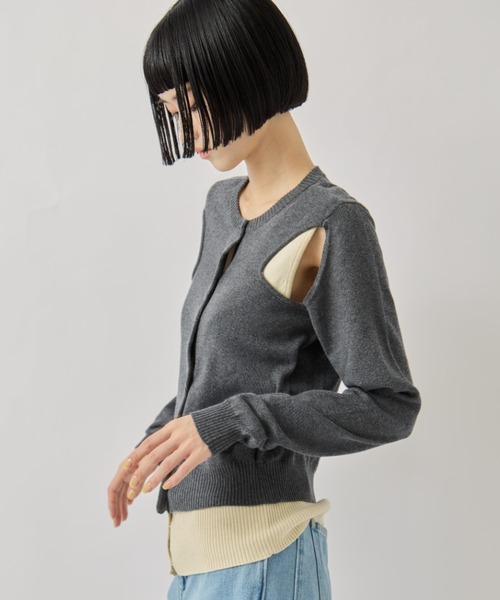 AKANE UTSUNOMIYA（アカネウツノミヤ）の「【AKANE UTSUNOMIYA/アカネウツノミヤ】SAP-FK02-1001/肩開きニットカーディガン（カーディガン/ボレロ・レディース・グレー/ネイビー・FREE）」の4枚目の写真