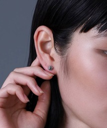 LION HEART（ライオンハート）の「【LION HEART】“SUNNY”アイコンスタッズピアス/サージカルステンレス（金属アレルギー対応）IT（ピアス（片耳用））」