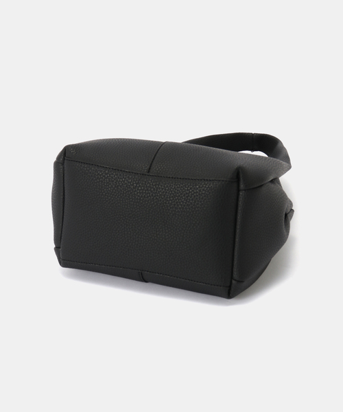 B.C STOCK（ベーセーストック）の「ポーチ付きスクエアバッグ（ショルダーバッグ・レディース・ブラック/シルバー/ベージュ・FREE）」の6枚目の写真