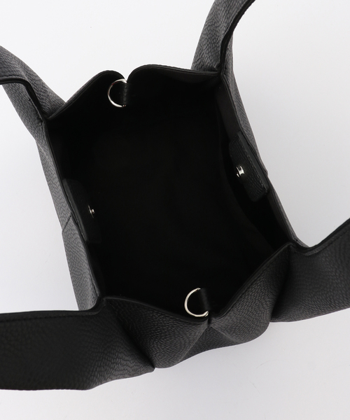 B.C STOCK（ベーセーストック）の「ポーチ付きスクエアバッグ（ショルダーバッグ・レディース・ブラック/シルバー/ベージュ・FREE）」の7枚目の写真