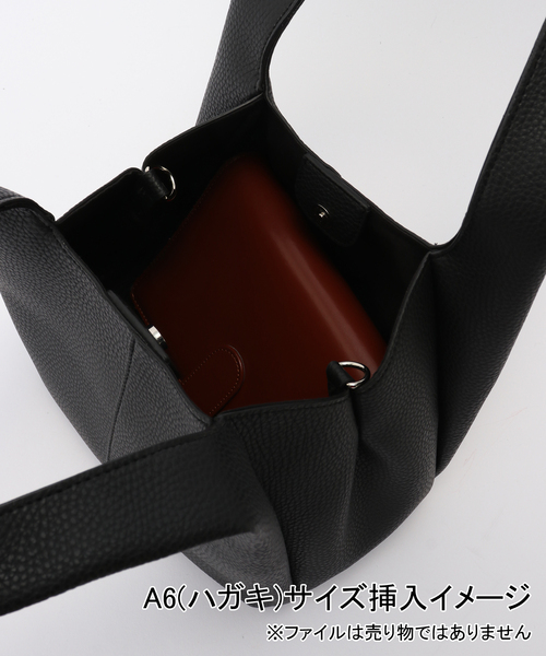 B.C STOCK（ベーセーストック）の「ポーチ付きスクエアバッグ（ショルダーバッグ・レディース・ブラック/シルバー/ベージュ・FREE）」の8枚目の写真