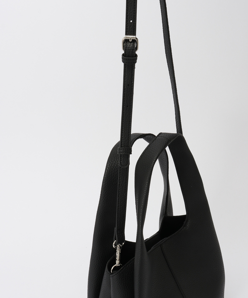 B.C STOCK（ベーセーストック）の「ポーチ付きスクエアバッグ（ショルダーバッグ・レディース・ブラック/シルバー/ベージュ・FREE）」の16枚目の写真