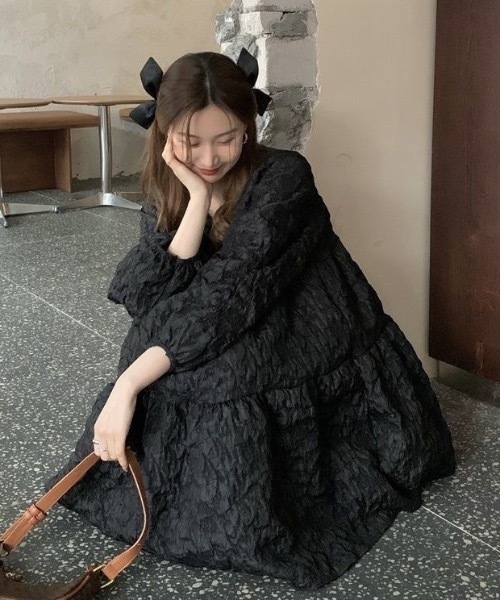 Alvia(アルビア)の「ボリュームスリーブワンピース/凹凸素材(ワンピース・レディース・ブラック・M)」の11枚目の写真