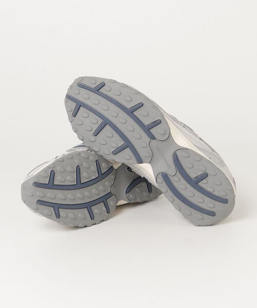 NEW BALANCE(ニューバランス)の「204L(スニーカー・レディース・ベージュ/グレー系その他・22.5cm/23.0cm/23.5cm/24.0cm/24.5cm/25.0cm/25.5cm/26.0cm/26.5cm/27.0cm/27.5cm/28.0cm/28.5cm/29.0cm)」の7枚目の写真
