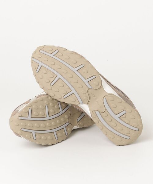 NEW BALANCE(ニューバランス)の「204L(スニーカー・レディース・ベージュ/グレー系その他・22.5cm/23.0cm/23.5cm/24.0cm/24.5cm/25.0cm/25.5cm/26.0cm/26.5cm/27.0cm/27.5cm/28.0cm/28.5cm/29.0cm)」の19枚目の写真