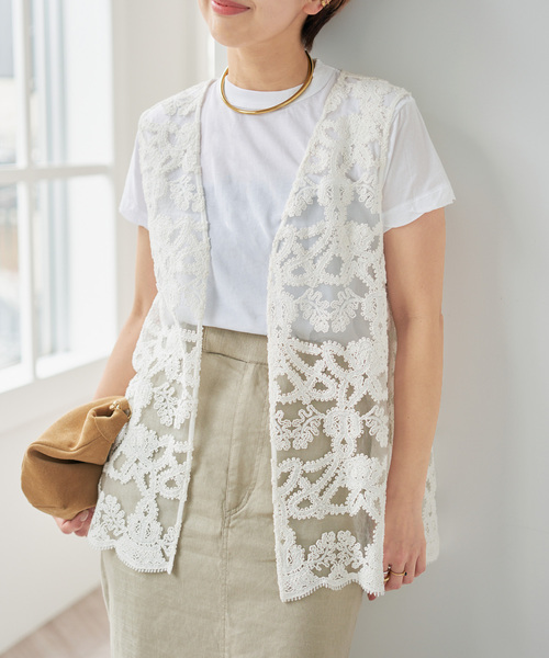 Spick & Span（スピックアンドスパン）の「《新色有り / 追加》コードエンブロイダリーチュールベスト（ベスト・レディース・ブラック/ホワイト・FREE）」の2枚目の写真