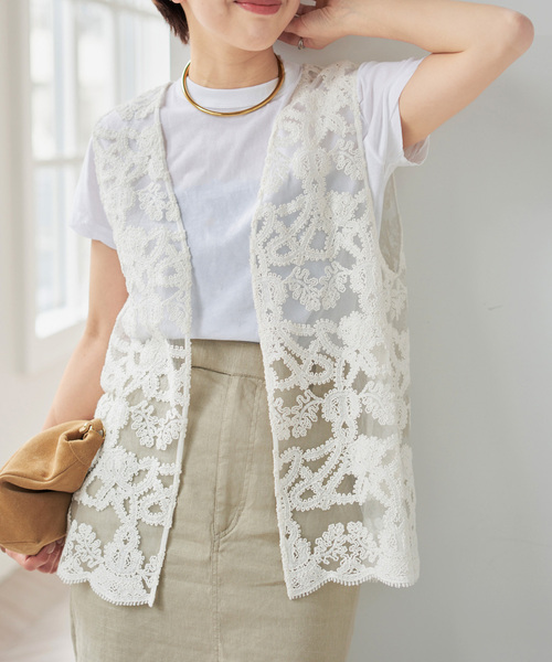 Spick & Span（スピックアンドスパン）の「《新色有り / 追加》コードエンブロイダリーチュールベスト（ベスト・レディース・ブラック/ホワイト・FREE）」の12枚目の写真