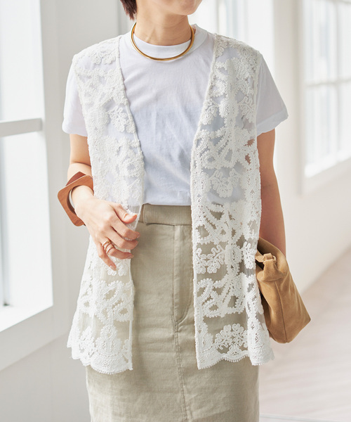 Spick & Span（スピックアンドスパン）の「《新色有り / 追加》コードエンブロイダリーチュールベスト（ベスト・レディース・ブラック/ホワイト・FREE）」の13枚目の写真