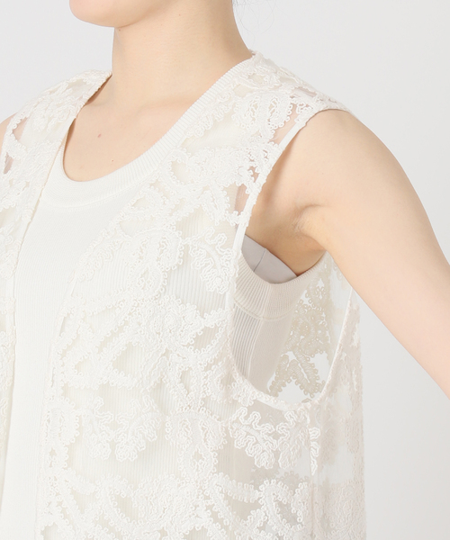 Spick & Span（スピックアンドスパン）の「《新色有り / 追加》コードエンブロイダリーチュールベスト（ベスト・レディース・ブラック/ホワイト・FREE）」の22枚目の写真