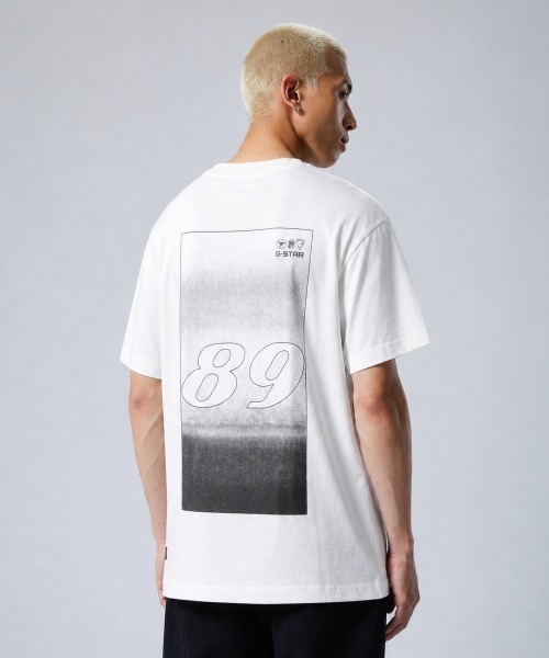 G-STAR(ジースター)の「Back Box 89 Print T-Shirt/バックボックスロゴプリントTシャツ(Tシャツ/カットソー・メンズ・ホワイト/ダークブラック・SMALL/MEDIUM/LARGE/X-LARGE/X-SMALL)」の1枚目の写真