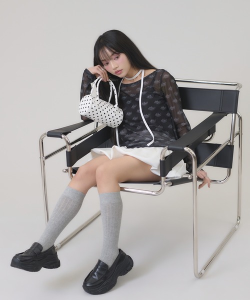 apres jour mignon(アプレジュールミニョン)の「タイ付きシアープリントトップス(Tシャツ/カットソー・レディース・オフホワイト/ブラック・フリー/LARGE)」の4枚目の写真