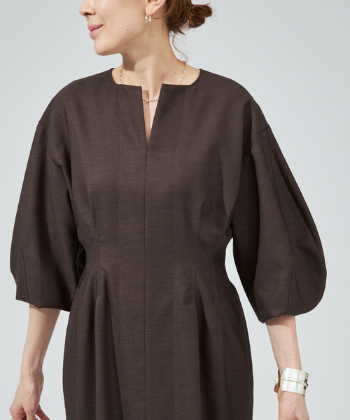 VERMEIL par iena(ヴェルメイユパーイエナ)の「《一部WEB限定》FLAXASA jewel ox ウエストシェイプワンピース(ワンピース・レディース・ネイビー/ブラウン/カーキ・40/38/36)」の7枚目の写真