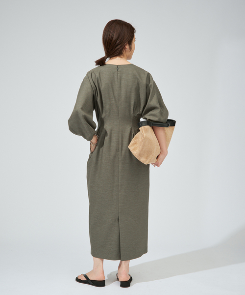 VERMEIL par iena(ヴェルメイユパーイエナ)の「《一部WEB限定》FLAXASA jewel ox ウエストシェイプワンピース(ワンピース・レディース・ネイビー/ブラウン/カーキ・40/38/36)」の16枚目の写真