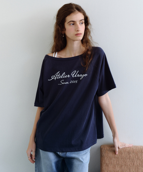 URAGO(ユラーゴ)の「Atelier off shoulder t-shirt(Tシャツ/カットソー・レディース・アイボリー/ネイビー/オートミール・FREE)」の5枚目の写真