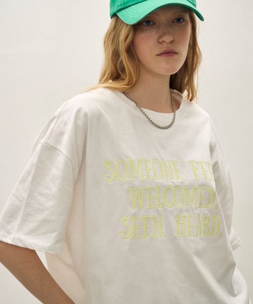 uchi.（ウチ）の「メッセージ刺繍 ロゴTシャツ（Tシャツ/カットソー・レディース・グレー/オフホワイト/ネイビー/イエロー・FREE）」の2枚目の写真