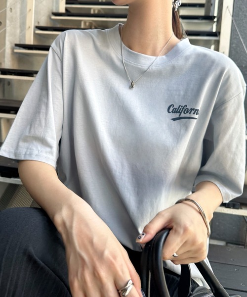 Eclat one(エクラワン)の「【ユニセックス】ゆるっとこなれ見え。Californiaバックプリント半袖ロゴTシャツ(Tシャツ/カットソー・レディース・ブルー/グレー/ホワイト/ブラック・FREE)」の20枚目の写真