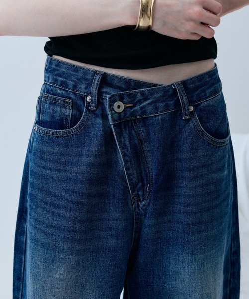 flaeu（フラユ）の「Loose Wide Denim（デニムパンツ・レディース・ブルー・MEDIUM/SMALL）」の6枚目の写真