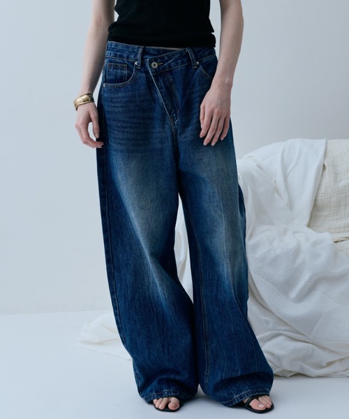 flaeu（フラユ）の「Loose Wide Denim（デニムパンツ・レディース・ブルー・MEDIUM/SMALL）」の3枚目の写真