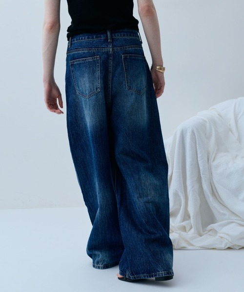 flaeu（フラユ）の「Loose Wide Denim（デニムパンツ・レディース・ブルー・MEDIUM/SMALL）」の5枚目の写真