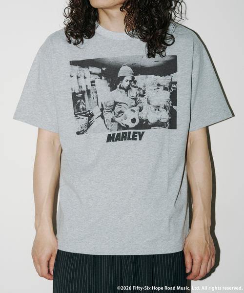 JOURNAL STANDARD(ジャーナルスタンダード)の「Bob Marley / ボブ・マーリー プリント Tシャツ(Tシャツ/カットソー・メンズ・イエロー/ホワイト/ブラック/チャコールグレー/ブラック系その他/ブラックミックス・LARGE/MEDIUM/SMALL)」の5枚目の写真