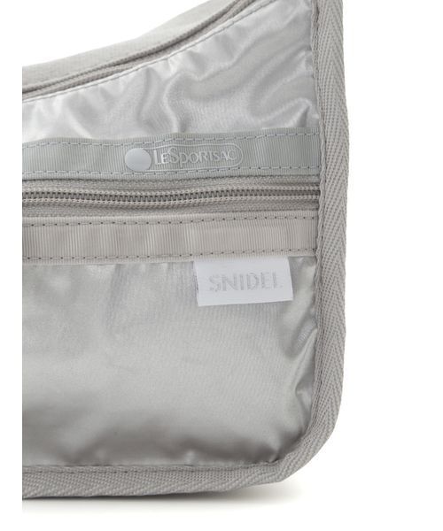 LeSportsac(レスポートサック)の「【SNIDEL×LeSportsac】SM EVERYDAY BAG MH(ショルダーバッグ・レディース・シルバー/イエロー/ブラック・F)」の15枚目の写真