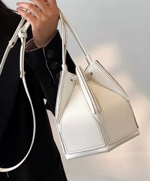 ampm（エーエムピーエム）の「2WAY ショルダーバッグ ハンドバッグ  巾着バッグ（ショルダーバッグ・レディース・ブラック/ホワイト・FREE）」の15枚目の写真