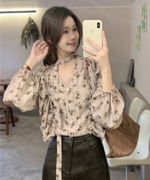 Ritzy(リッツィー)の「チョーカーデザイン フリルスリーブ 花柄シフォンブラウス(シャツ/ブラウス・レディース・ベージュ/ブルー・FREE)」の13枚目の写真