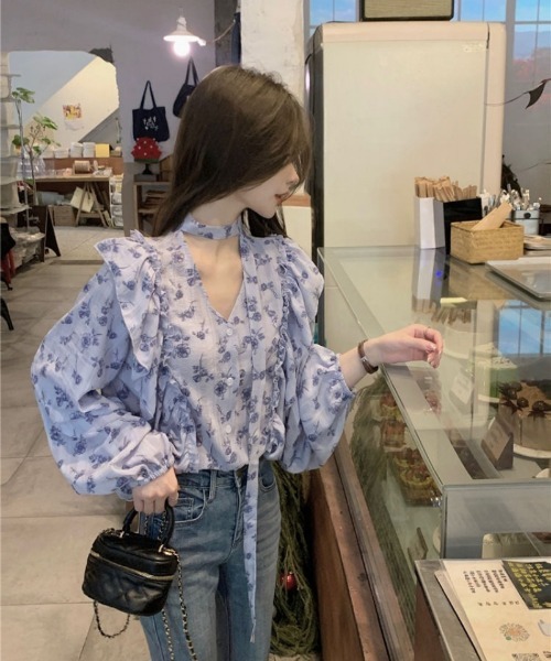 Ritzy(リッツィー)の「チョーカーデザイン フリルスリーブ 花柄シフォンブラウス(シャツ/ブラウス・レディース・ベージュ/ブルー・FREE)」の14枚目の写真