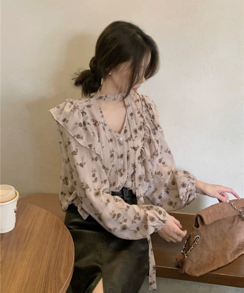 Ritzy(リッツィー)の「チョーカーデザイン フリルスリーブ 花柄シフォンブラウス(シャツ/ブラウス・レディース・ベージュ/ブルー・FREE)」の19枚目の写真