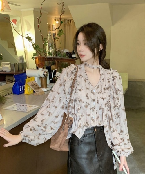 Ritzy(リッツィー)の「チョーカーデザイン フリルスリーブ 花柄シフォンブラウス(シャツ/ブラウス・レディース・ベージュ/ブルー・FREE)」の20枚目の写真