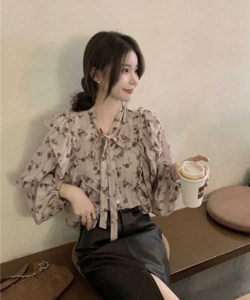 Ritzy(リッツィー)の「チョーカーデザイン フリルスリーブ 花柄シフォンブラウス(シャツ/ブラウス・レディース・ベージュ/ブルー・FREE)」の22枚目の写真