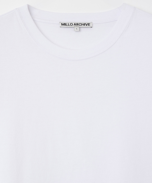 Millo Archive（ミロ アーカイブ）の「サイドタイポプリンテッドTシャツ[ホワイト]（Tシャツ/カットソー・メンズ・その他・MEDIUM/LARGE/X-LARGE）」の2枚目の写真
