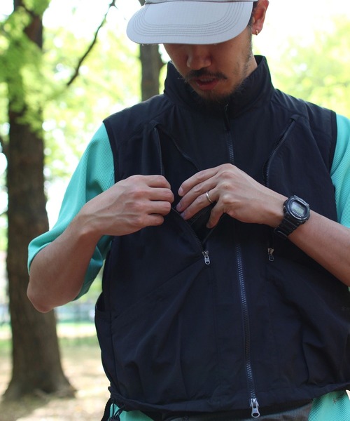 Snow Peak（スノーピーク）の「Snow Peak / Peltier Cooling Device Vest ペルチェ冷却ベスト ファン付き ハイブリッドベスト（ベスト・メンズ・ブラック・2/1）」の12枚目の写真