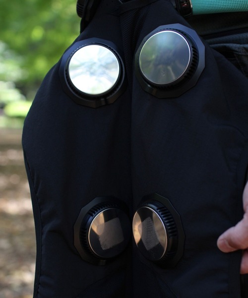 Snow Peak（スノーピーク）の「Snow Peak / Peltier Cooling Device Vest ペルチェ冷却ベスト ファン付き ハイブリッドベスト（ベスト・メンズ・ブラック・2/1）」の19枚目の写真