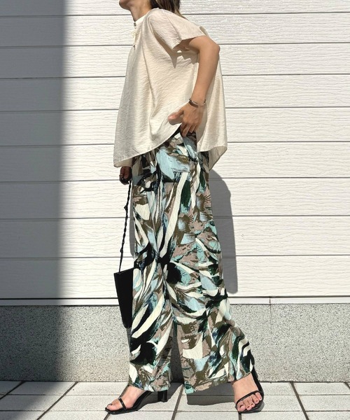 Q(キュー)の「シアーレーヨンスキッパーブラウス(シャツ/ブラウス・レディース・サーモンピンク/アイボリー/チャコールグレー・MEDIUM)」の17枚目の写真