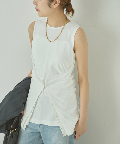 journal standard L'essage(ジャーナルスタンダードレサージュ)の「TanC TOKYO/タンクトウキョウ SIDE OPEN TANKTOP タンクトップ(タンクトップ・レディース・ブラック/ホワイト・FREE)」の2枚目の写真