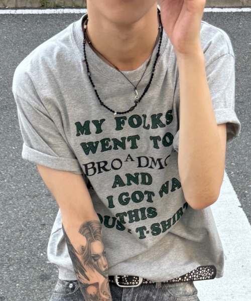 Chikashitsu +(チカシツプラス)の「【Chikashitsu +】college message t-shirt (3color) / 【チカシツプラス】カレッジロゴメッセージプリント半袖Tシャツ(Tシャツ/カットソー・メンズ・ブラック/ホワイト/グレー・ONE SIZE)」の3枚目の写真