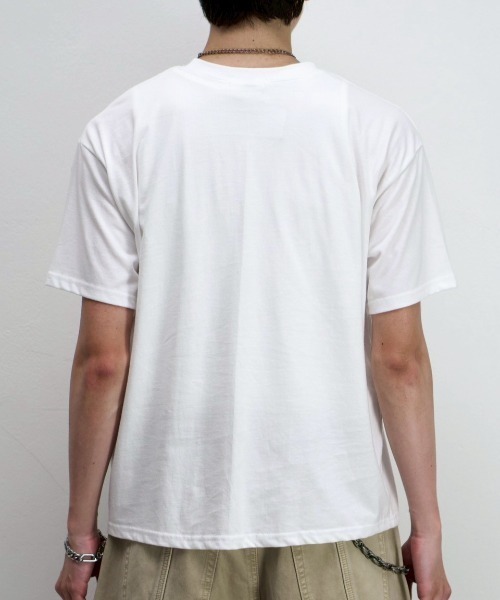 Chikashitsu +(チカシツプラス)の「【Chikashitsu +】college message t-shirt (3color) / 【チカシツプラス】カレッジロゴメッセージプリント半袖Tシャツ(Tシャツ/カットソー・メンズ・ブラック/ホワイト/グレー・ONE SIZE)」の7枚目の写真