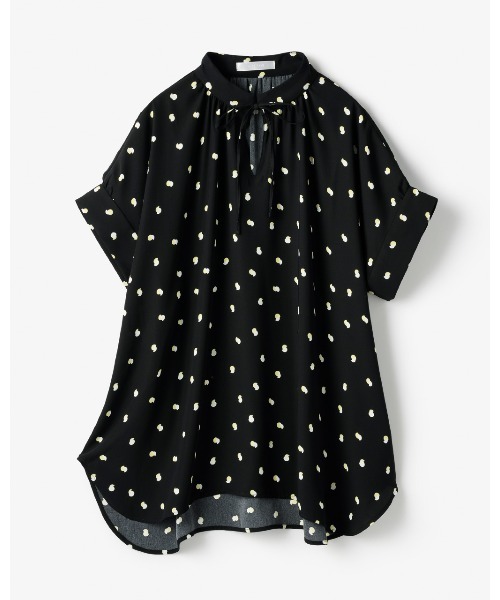 DoCLASSE( ドゥクラッセ)の「バックサテンジョーゼット・ドロストブラウス(Tシャツ/カットソー・レディース・ブラック/イエロー/ネイビー/ベージュ/ストーン・11/13/7/9)」の14枚目の写真