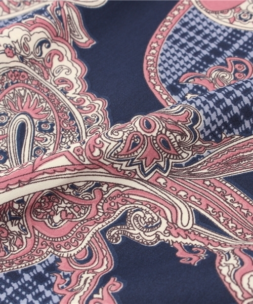 Chico（チコ）の「ペイズリースカーフ（バンダナ/スカーフ・レディース・ネイビー/ホワイト/レッド・FREE）」の5枚目の写真