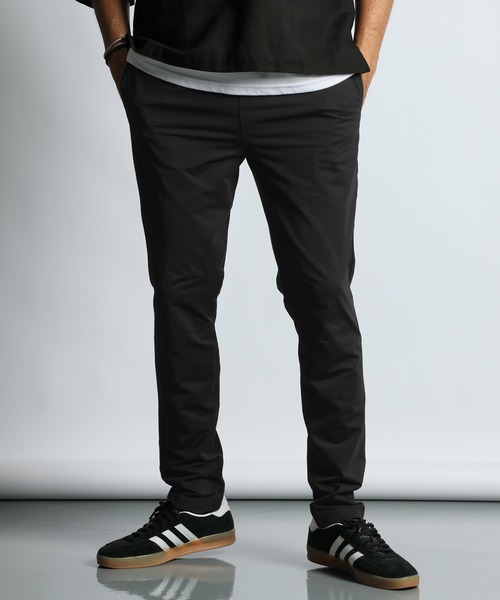 The DUFFER of ST.GEORGE(ザダファーオブセントジョージ)の「『WONDER SHAPE』ATHLEISURE:360°全方向高伸縮『ワンダーシェイプ』接触冷感 ハイパーストレッチ アスレジャーパンツ(その他パンツ・メンズ・ブラック/ネイビー・LARGE/X-LARGE/MEDIUM)」の2枚目の写真